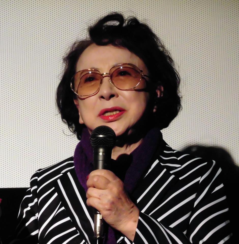 原節子さんとの思い出を語った有馬稲子＝都内