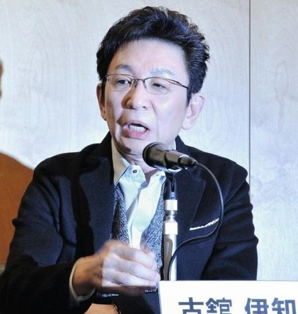 独特の口調でこれまでを振り返る古館伊知郎キャスター＝東京都内