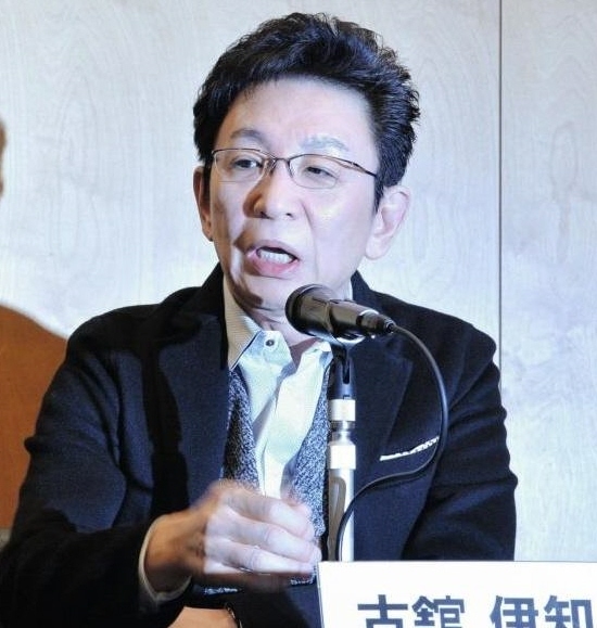 独特の口調でこれまでを振り返る古館伊知郎キャスター＝東京都内