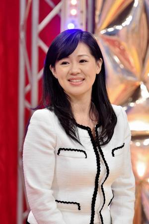 テレビ局のメーク担当に相談したという薄化粧で登場した上西小百合議員