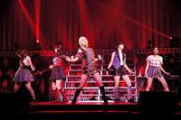 ライブで熱唱するベイビーレイズＪＡＰＡＮの（左から）大矢梨華子、傳谷英里香、林愛夏、高見奈央、渡邊璃生＝ＴＯＫＹＯ　ＤＯＭＥ　ＣＩＴＹ　ＨＡＬＬ