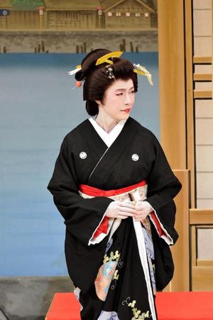 　あでやかな芸者姿を披露した久本雅美