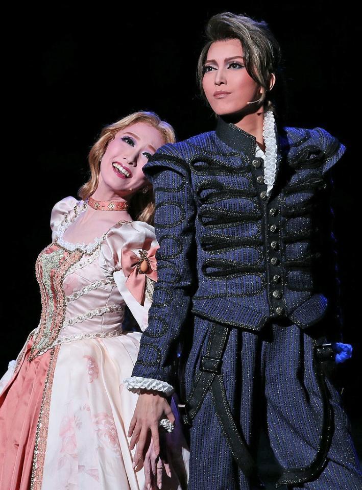 宙組公演「Ｓｈａｋｅｓｐｅａｒｅ～空に満つるは、尽きせぬ言の葉～／ＨＯＴ　ＥＹＥＳ！！」の初日