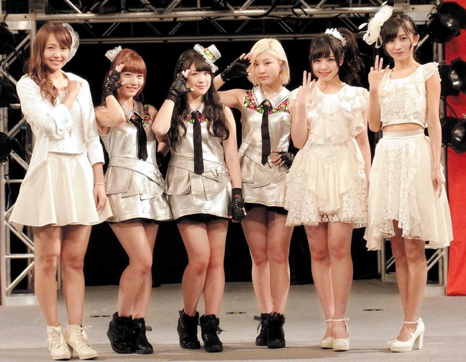 　合同イベントを開催した（左から）ＳＵＰＥＲ☆ＧｉＲＬＳの志村理佳、Ｃｈｅｅｋｙ　Ｐａｒａｄｅの関根優那、山本真凜、鈴木真梨耶、ＧＥＭの武田舞彩、金澤有希＝東京・中野サンプラザ