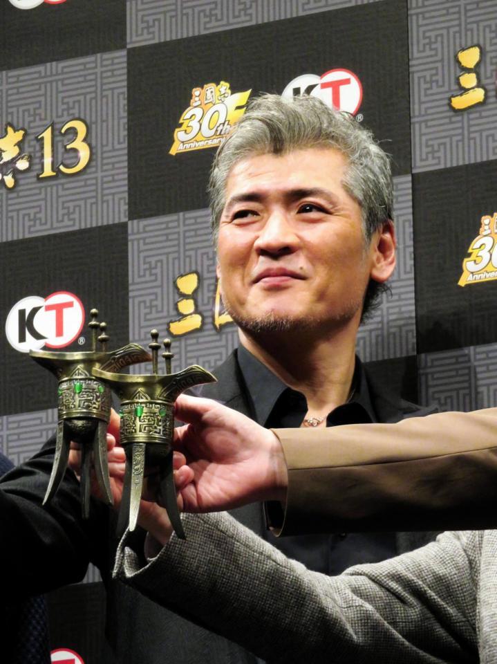 「三國志１３」イベントに登場した吉川晃司