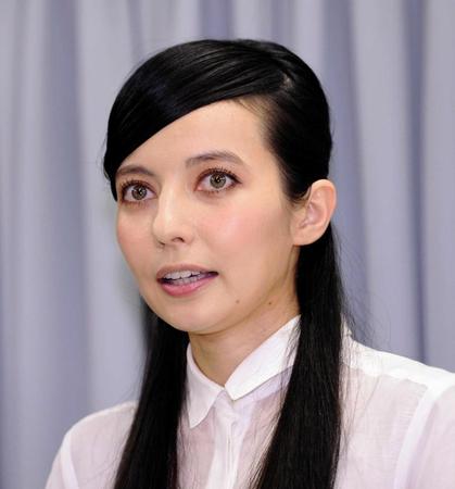 生放送に出演したベッキー