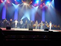 ＣＤ発売記念コンサート〈前夜祭〉を行った（左から）彩輝なお、涼風真世、平みち、瀬戸内美八、榛名由梨、安奈淳、高汐巴、剣幸、えまおゆう、貴城けい＝東京・中野サンプラザ