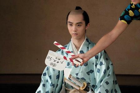 　殿役で俳優デビューする羽生結弦（切り込み写真）