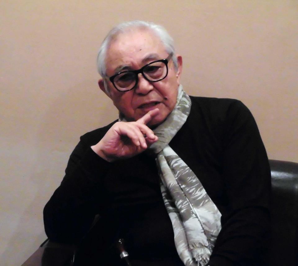 舞台「屋根」について語り、日本の現状も危ぐする倉本聰氏＝東京・新国立劇場