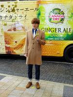 「カナダドライ　ゴールデンバス」の出発式を行った城田優＝東京・六本木