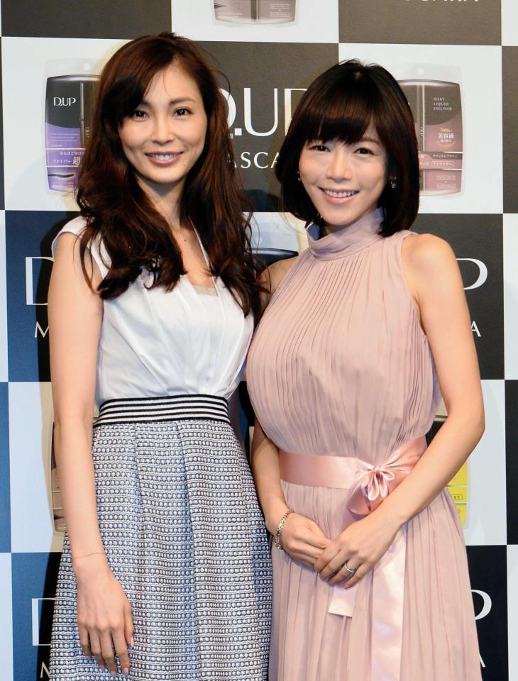 イベントで恋愛トークを披露した押切もえ（左）と釈由美子＝東京・六本木（撮影・村中拓久）