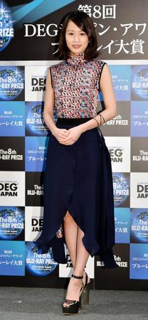 プレゼンターとして表彰式に出席した前田敦子＝秋葉原ＵＤＸシアター（撮影・園田高夫）