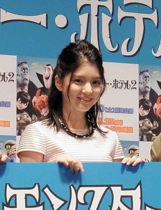 劇中で夫婦役を演じた川島海荷（左）と藤森慎吾＝東京・豊洲