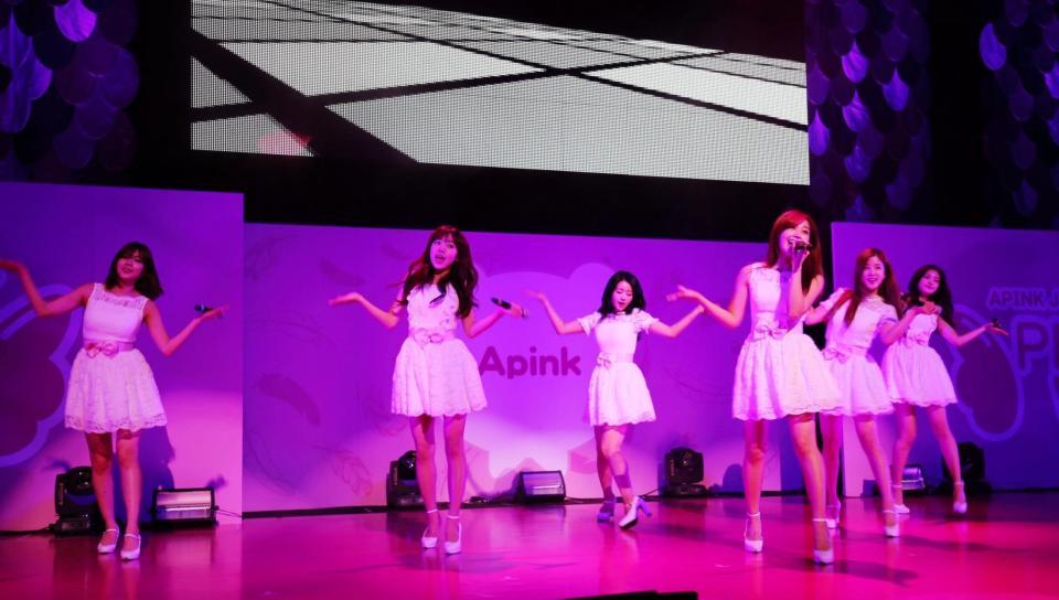 ファンミーティングを開催したＡｐｉｎｋ＝東京国際フォーラム