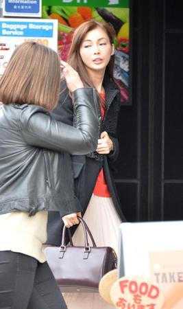 スタジオ入りする押切もえ＝東京・原宿のＡｍｅｂａＦｒｅｓｈ！Ｓｔｕｄｉｏ