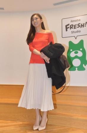 公開生放送後、集まった報道陣からの質問に答えた押切もえ＝東京・原宿のＡｍｅｂａＦｒｅｓｈ！Ｓｔｕｄｉｏ