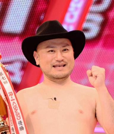 「Ｒ－１ぐらんぷり２０１６」で優勝したハリウッドザコシショウ