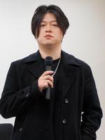 会見に登場した渋谷慶一郎＝東京・六本木のＪ　ＷＡＶＥ本社