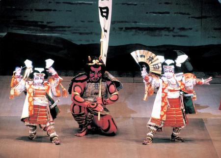 ８７年１月の「門出二人桃太郎」。左から七之助、勘三郎さん、勘九郎