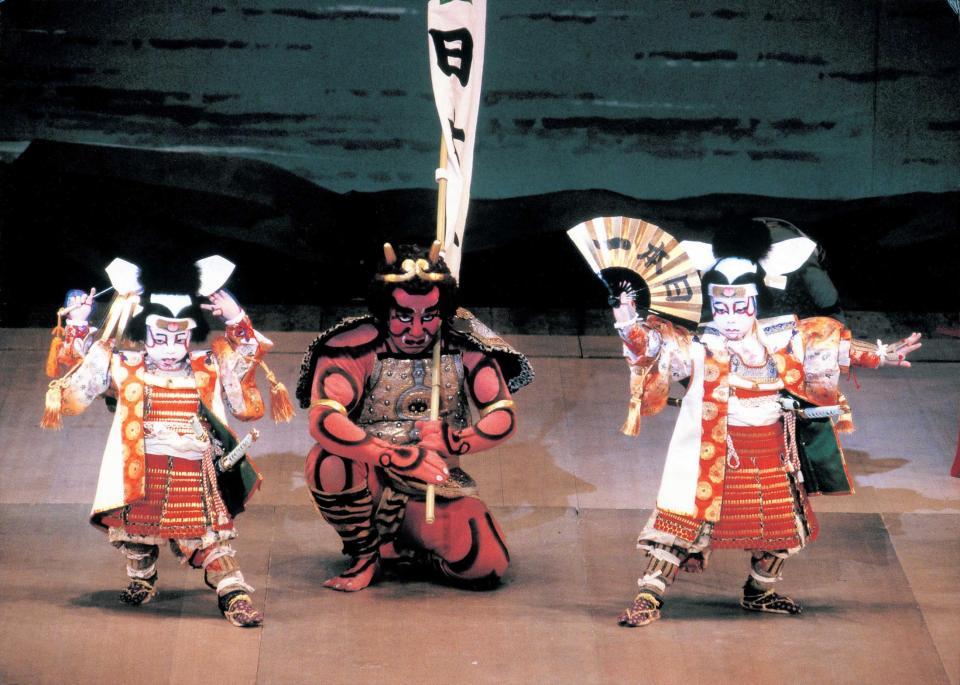 ８７年１月の「門出二人桃太郎」。左から七之助、勘三郎さん、勘九郎