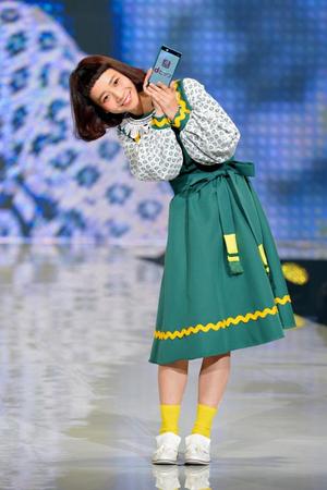 神戸コレクションに登場した三戸なつめ