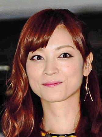 第１子妊娠を発表した吉澤ひとみ