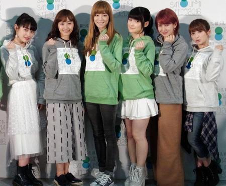 イベントをスタートした（左から）高橋愛、藤本美貴、吉澤ひとみ、嗣永桃子、岡井千聖、矢口真里＝神奈川県・パシフィコ横浜