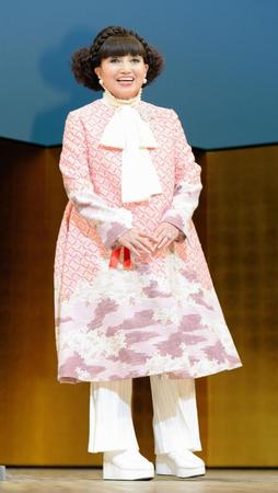 浅草芸能大賞授賞式に登場した黒柳徹子＝東京・浅草公会堂（撮影・開出牧）