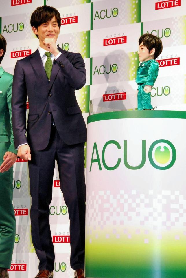 トーリロボをお披露目した松坂桃李東京・ベルサール飯田橋駅前