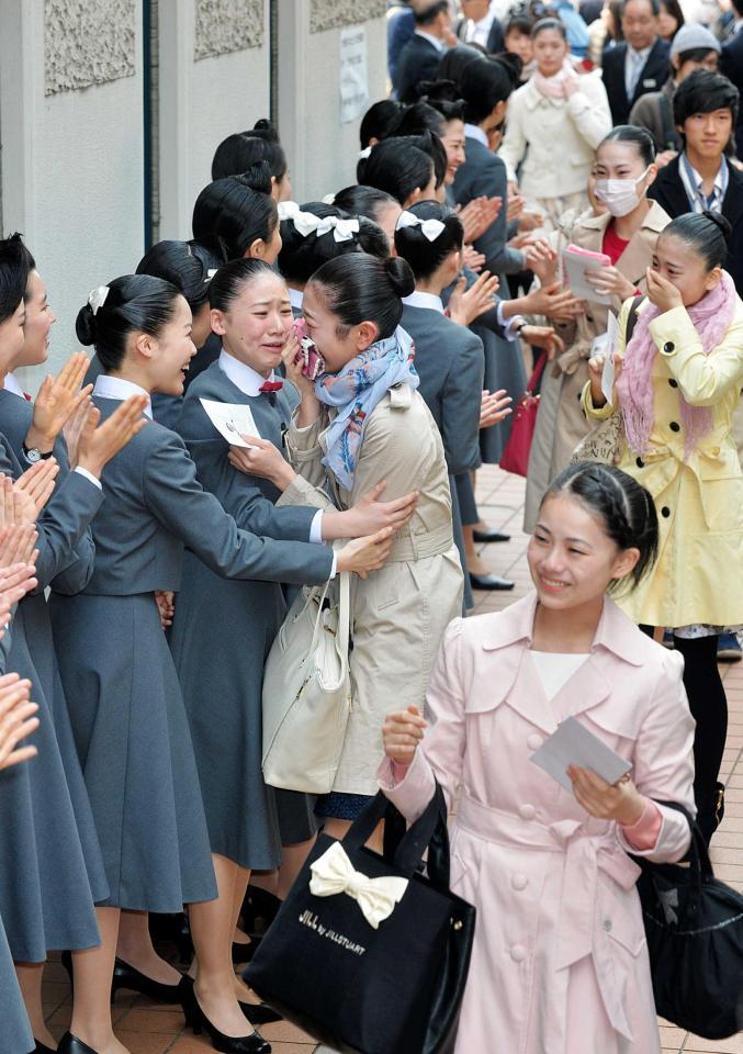 宝塚音楽学校で合格発表 ４０人が夢切符 芸能 デイリースポーツ Online