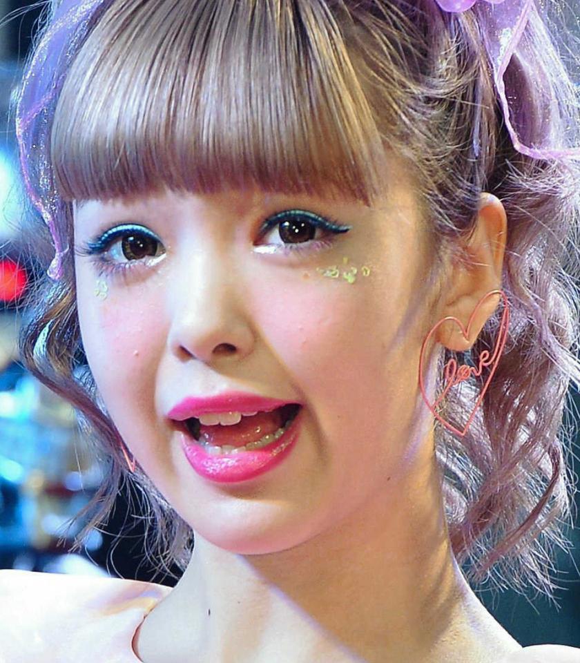 タレントの藤田ニコル