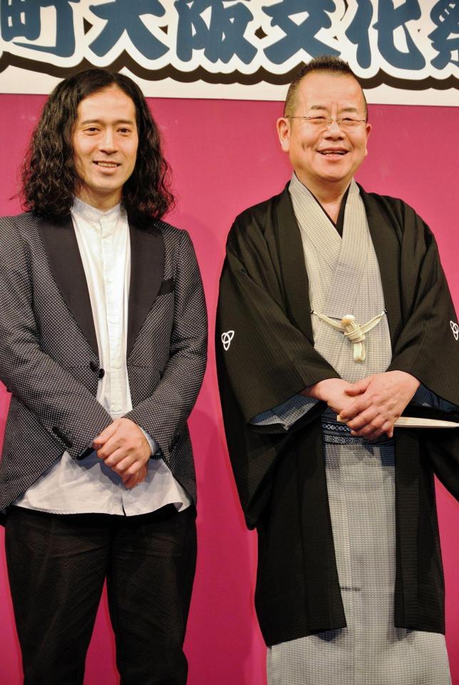 「火花」の印税ネタでも盛り上げた又吉直樹（左）と桂文珍＝東京・神保町