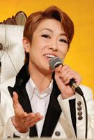 宝塚歌劇団退団会見で記者の質問に答える北翔海莉＝ホテル阪急インターナショナル（撮影・持木克友）