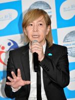 Ｃ型肝炎患者だったことを明らかにした小室哲哉＝東京都千代田区の厚生労働省（撮影・出月俊成）