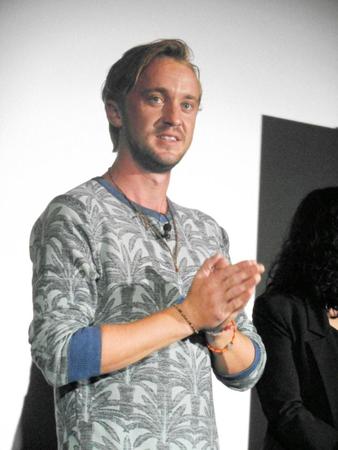 熊本地震の被災者支援を約束したトム・フェルトン