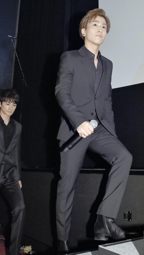 登壇する岩田剛典＝東京・丸の内ピカデリー（撮影・園田高夫）