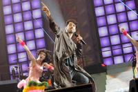 「ランニングマン」を拝借する平井堅＝東京・代々木第一体育館