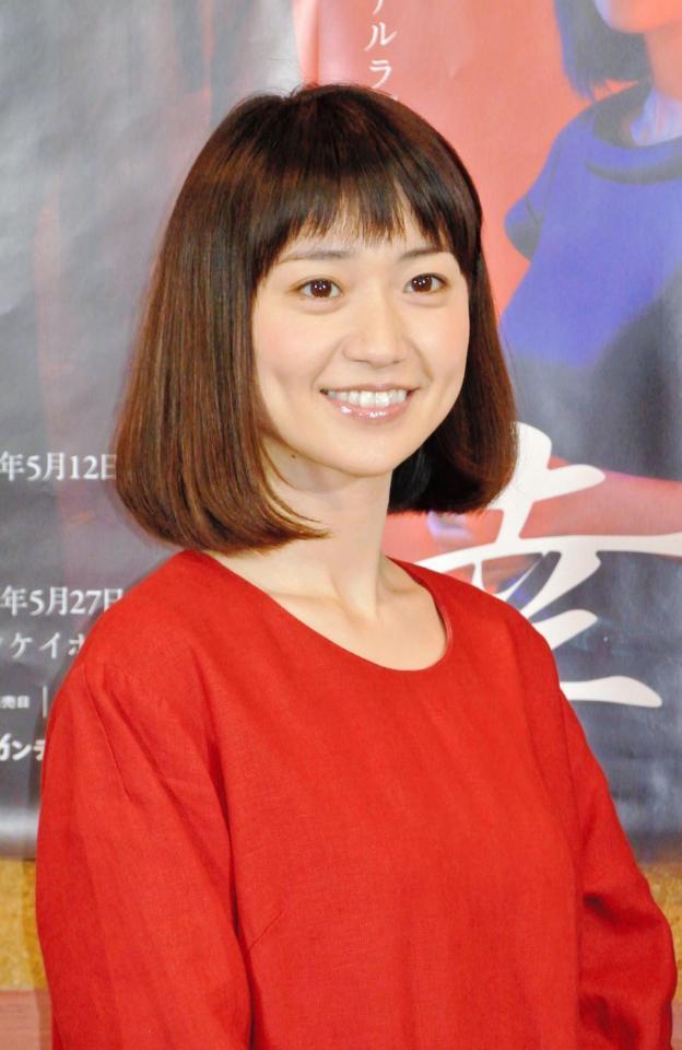 共演の鈴木浩介から絶賛された大島優子＝東京・本多劇場