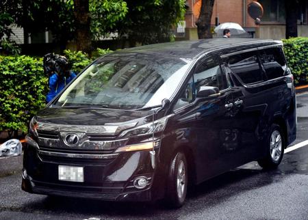 東京地裁に入る、清原被告を乗せたと思われる車（一部画像処理をしています）