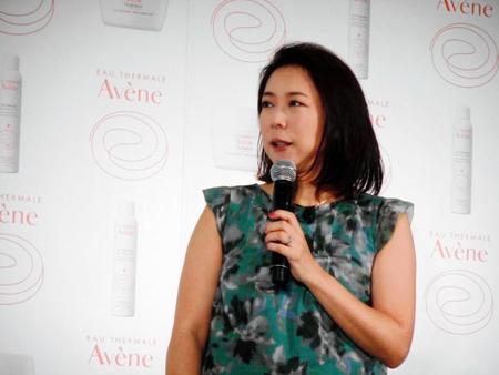 スキンケアブランド「アベンヌ」のイベントに登場した椿鬼奴＝東京・Ｐｏｌｙｇｏｎ青山