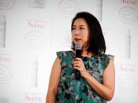 スキンケアブランド「アベンヌ」のイベントに登場した椿鬼奴＝東京・Ｐｏｌｙｇｏｎ青山