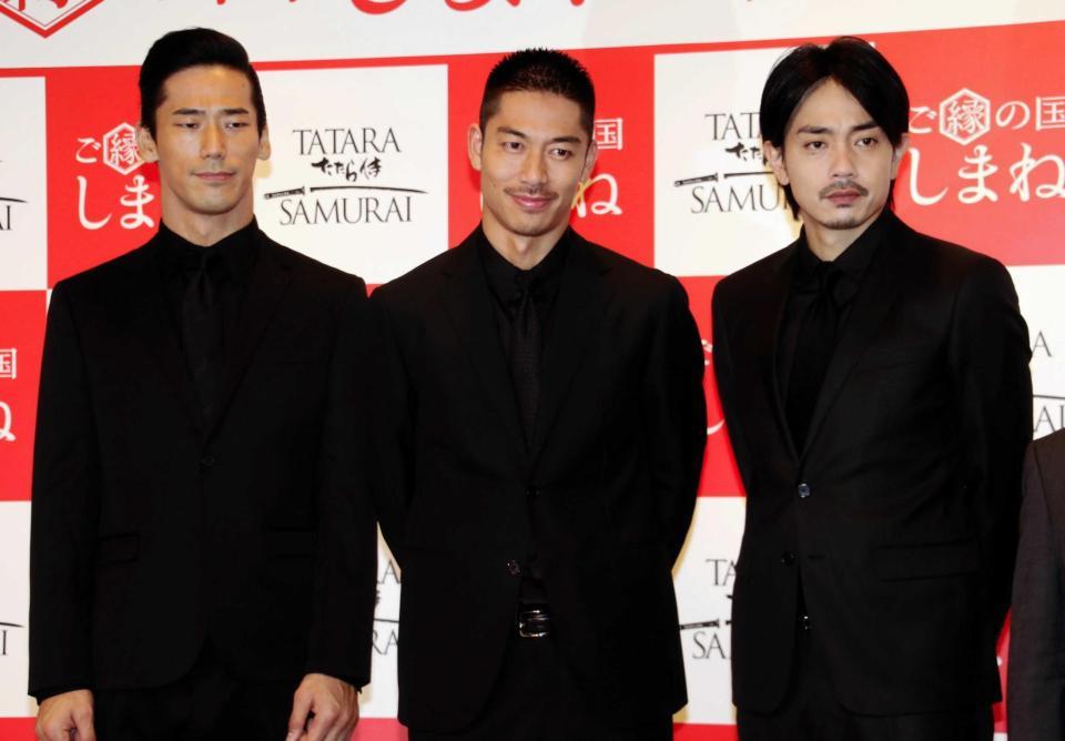 　会見に登場した（左から）小林直己、ＡＫＩＲＡ、青柳翔＝目黒雅叙園