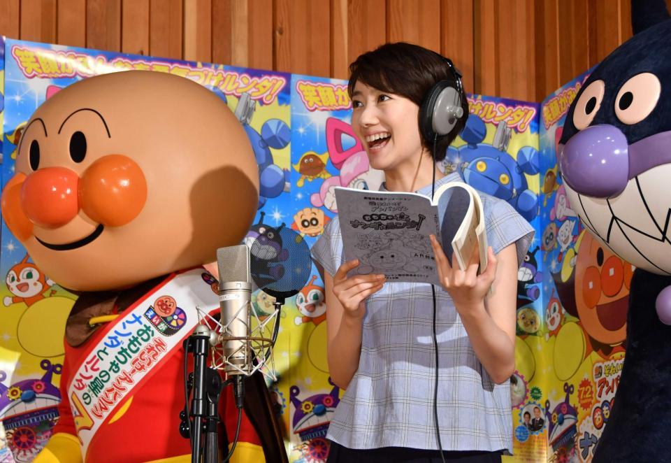 　映画「それいけ！アンパンマン　おもちゃの星のナンダとルンダ」のアフレコを行った波瑠＝東京・目黒