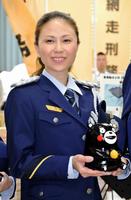 矯正支援官の制服姿で登場したＮＡＮＡ＝東京・科学技術館