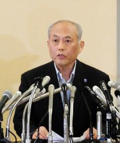 舛添氏　「家族旅行」説明に動揺？