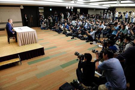 　市川海老蔵の会見に集まった多くの報道陣