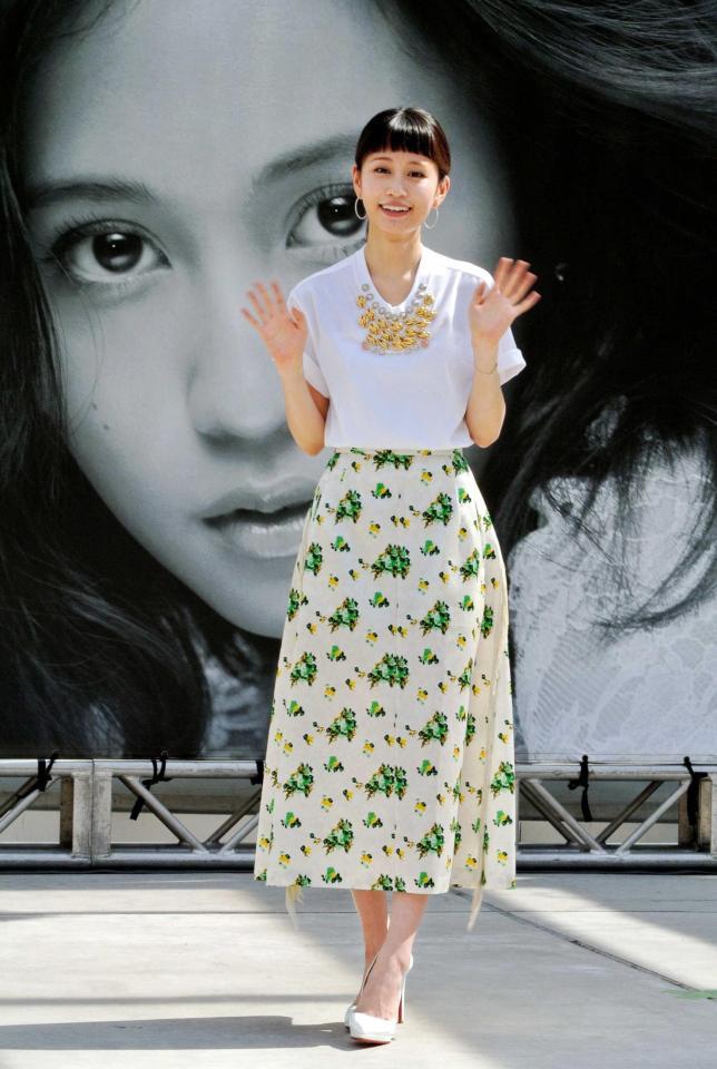 　ソロ初のフリーライブで大歓声を浴びた前田敦子＝ラゾーナ川崎