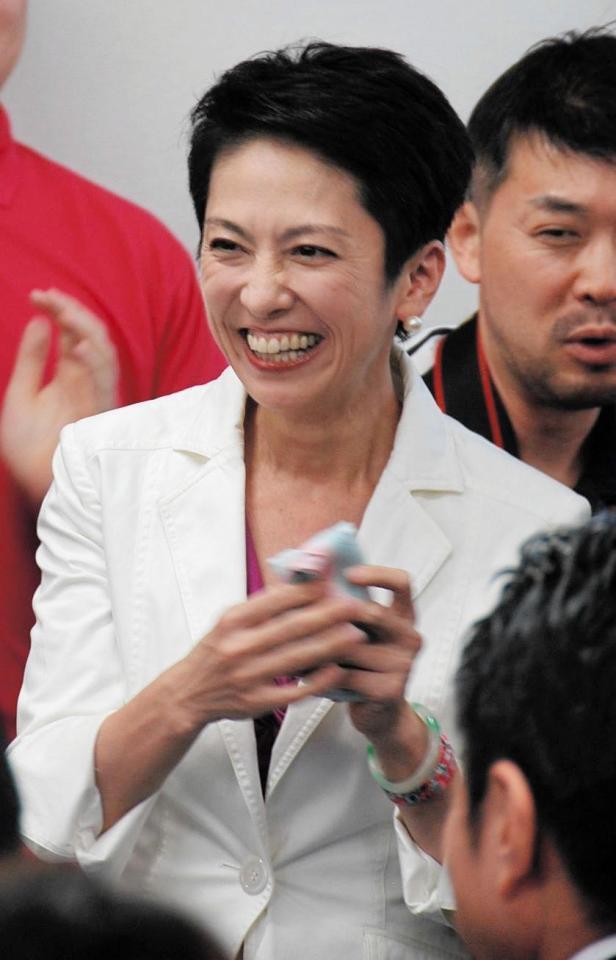 都知事選不出馬の意向を示した蓮舫＝都内