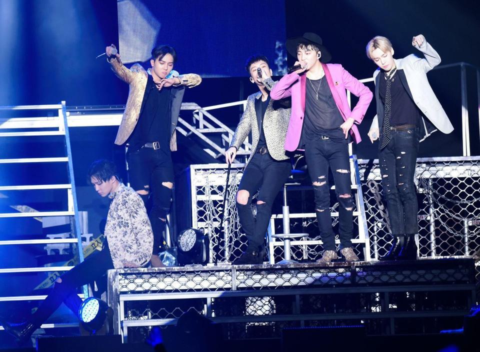 日本ツアーを行った（左から）ナム・テヒョン、ソン・ミンホ、イ・スンフン、カン・スンユン、キム・ジヌ＝幕張メッセ