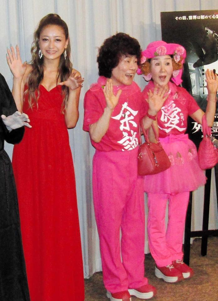 　イベントに参加した（左から）池田美優、林家ペー＆パー子夫妻